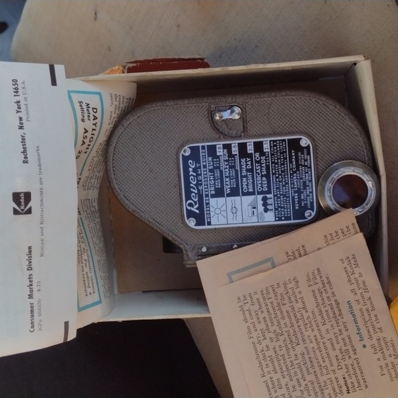 Revere Eight Cine Camera - Picture 3 of 4